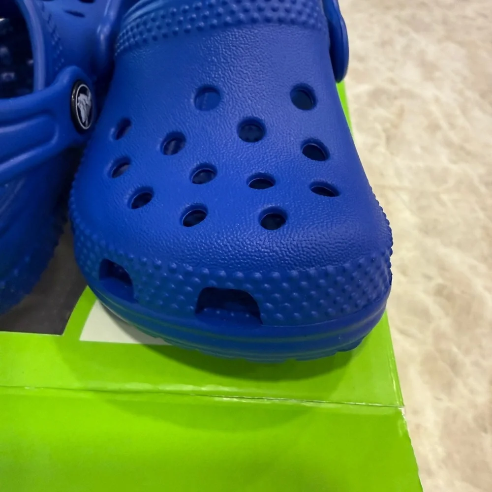 New Baby Crocs Size 2-3